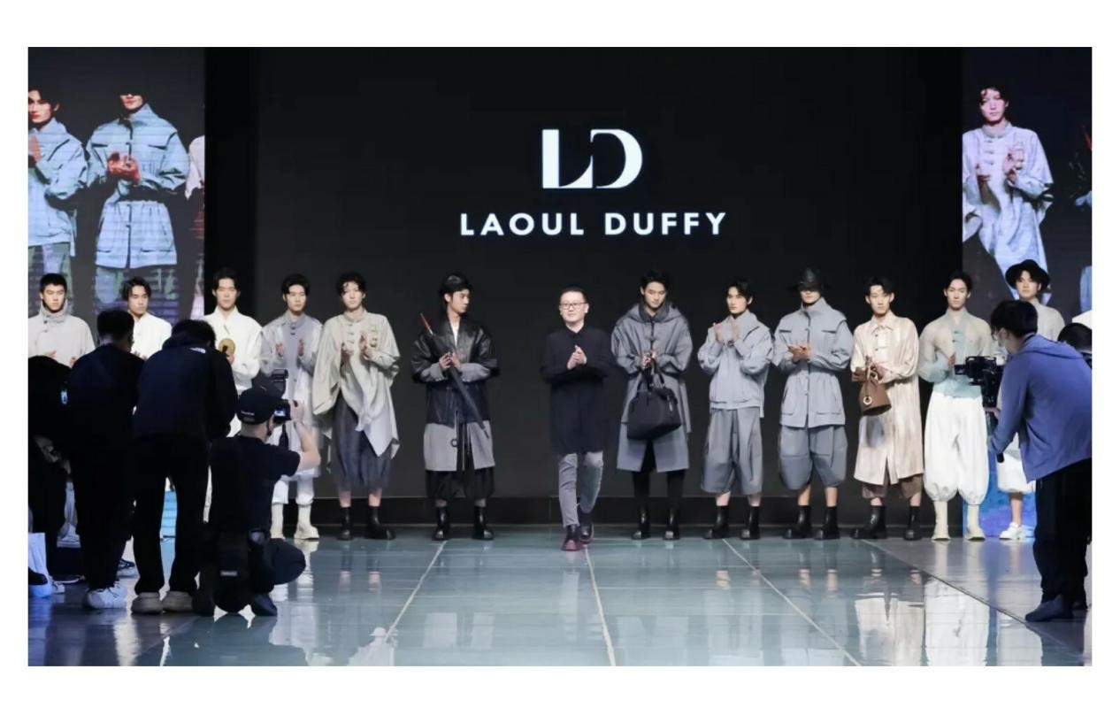 1697505892348992.jpg 1697505892348992.jpg